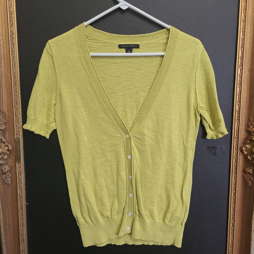 Woman's Banana Republic Cardigan Medium